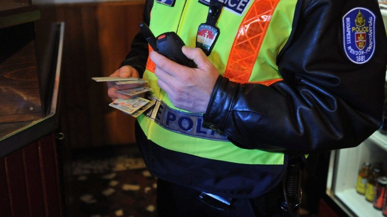 Változás az igazoltatásnál – Új papírt kérhet a rendőrség az autósoktól