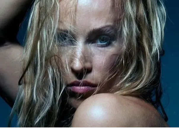 Magyar énekesnők vetkőztek teljesen meztelenre - képek