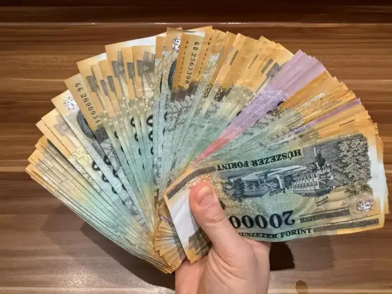 Brutálisan jól keresnek a magyarok a KSH szerint. Ennyi az átlagkereset