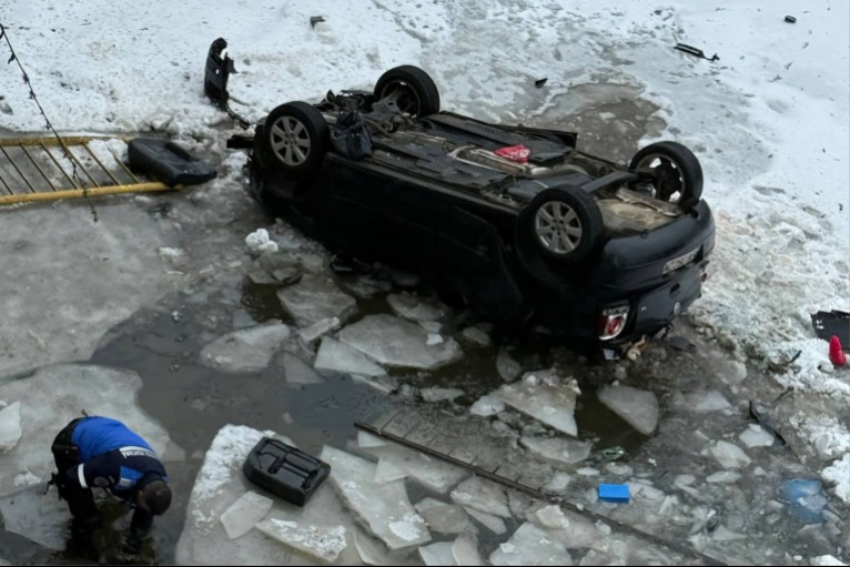 Hatalmas tragédia! 5 gyermekével hajtott a jeges Beszterce folyóba az édesanya, egyikük sem élte túl