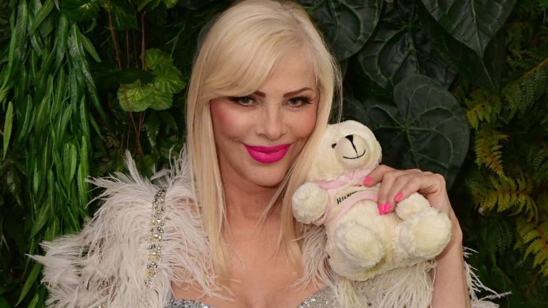 A 73 éves Cicciolina ebből él Rómában