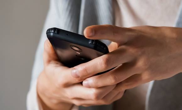 Ha ezt csinálja a telefonod, épp lopják az adataid