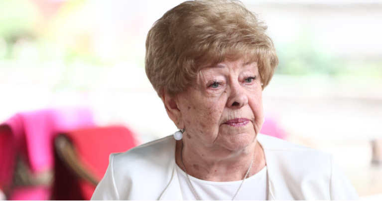 Tényleg fel lehet ajánlani az adónk 2 százalékát nyugdíjas szüleinknek? Itt a válasz