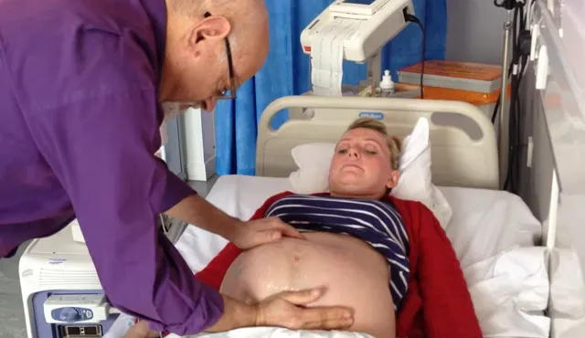 Farfekvésben feküdt a magzat az anyuka pocakjában. Ekkor az orvos váratlan, és...