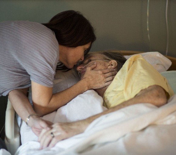 Ha a szüleid ezt a 3 jelet mutatják, életük végéhez közeledhetnek. Készülj fel arra, ami jön