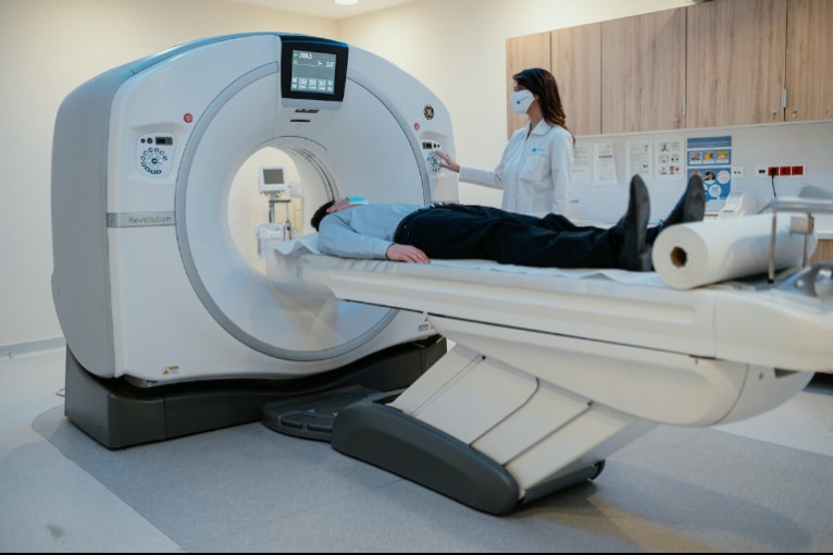 Csendben átírták a szabályokat: ez most sokakat érint a CT és MR vizsgálatoknál