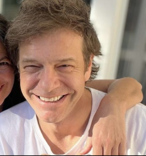 Till Attila megmutatta ritkán látott csodaszép feleségét!