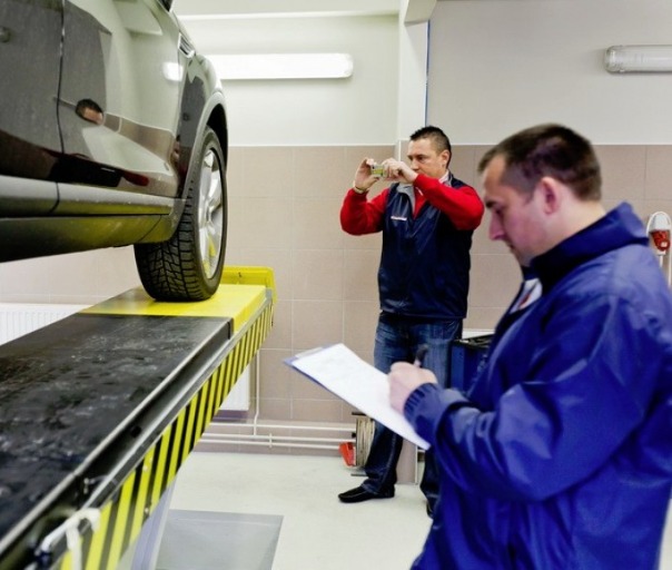 Változás a műszaki vizsgában! Emiatt azonnali bukás jön, sok autós még nem tud róla!