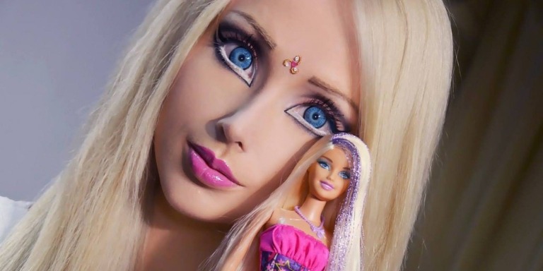 Megmutatjuk nektek az élő magyar Barbie babát. A 22 éves lány forró képeket mutatott.