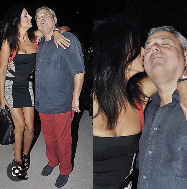 Ilyen boldog Sarka Kata a közel 70 éves új férjével– mutatjuk a szerelmeseket